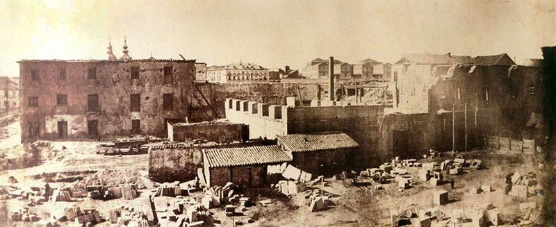 <primera sede de la Fundición Sanford en los restos del antiguo Parque de Artilleríqa de Monteleón